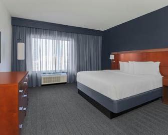 Courtyard by Marriott Austin Airport - Austin - Bedroom