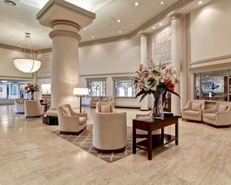 Chateau Lacombe Hotel - Edmonton - Lobby