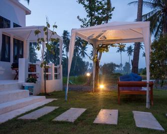 Laemsing Whitehouse Resort - Laem Sing - Patio
