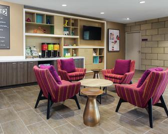 Home2 Suites by Hilton Louisville Airport Expo Center - Louisville - Lounge