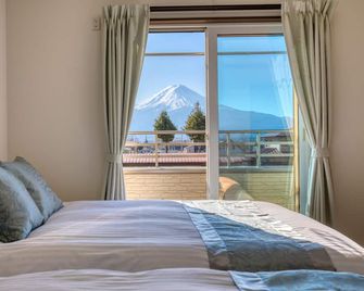Fuji Viewest Villa Rakuwa - Fujikawaguchiko - Camera da letto