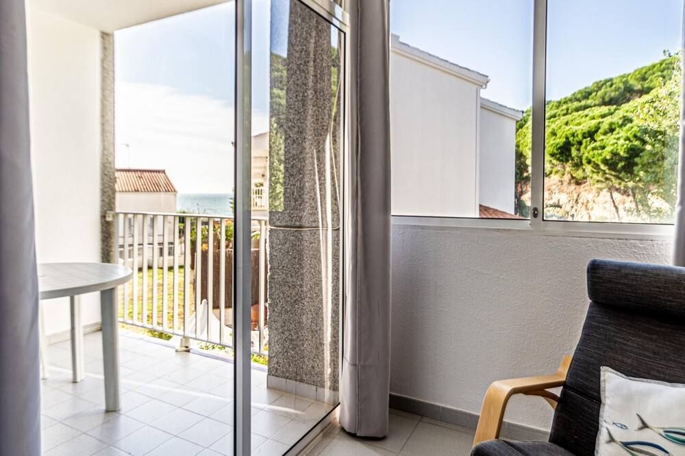 Romantic, Beach Apartment with Mediterranean Sea Views - Sant Pol de Mar - Varanda