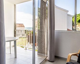 Romantic, Beach Apartment with Mediterranean Sea Views - Sant Pol de Mar - Varanda