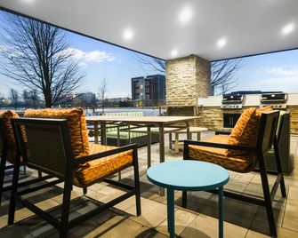 Home2 Suites by Hilton Bolingbrook Chicago - Bolingbrook - Balkon