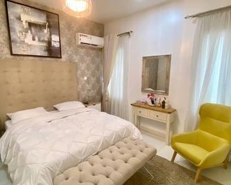 Shortlet Luxury Apartment - Lagos - Bedroom