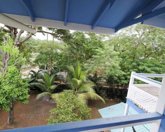 Main Floor at The Gardens! - Utila - Balcony