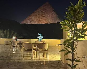 Crystal pyramid inn - Kairo