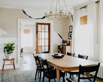 New! Boutique Inspired 2br Loft, Lake Geneva - Lake Geneva - Dining room