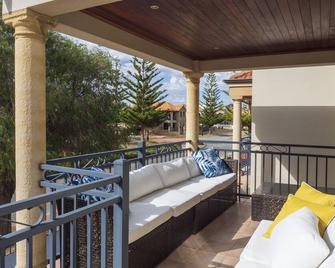Walk to Avalon Bay - Mandurah - Balcony