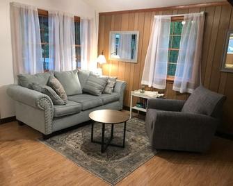 Lakefront Tranquility/Fishermans Delight - New Hartford - Sala de estar