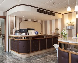Hotel Monti - Lamporecchio - Accueil