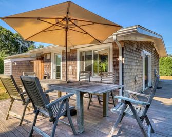 Yellow Brick Road House - Oak Bluffs - Patio
