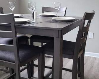 Lovely 1 bedroom rental. Newly renovated! - Port Washington