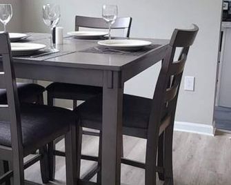 Lovely 1 bedroom rental. Newly renovated! - Port Washington - Dining room