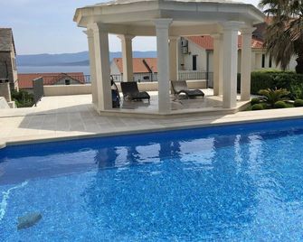 Apartments Villa Jadranka Adults only - Bol - Piscina