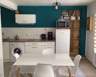 Ground floor apartment in villa between river and city center - Ruoms - Kitchen