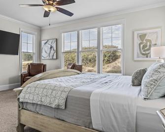 Lake Oconee Getaway. Spacious family & pet-friendly retreat in gated community - Greensboro - Slaapkamer