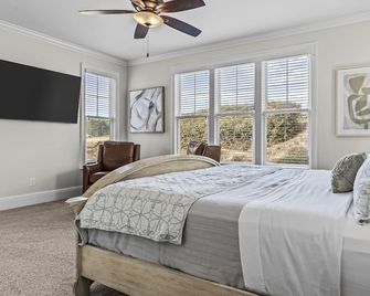Lake Oconee Getaway. Spacious family & pet-friendly retreat in gated community - Greensboro - Habitación