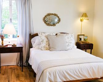 Cozy Renovated Vintage Modern House Down - Fort Myers - Habitación