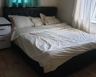 Splendid 4 bedrooms shared Home - Mánchester - Habitación