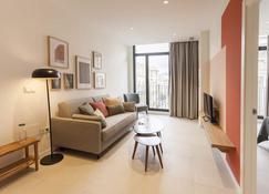 Apartamentos Málaga Premium - Calle Granada - Malaga - Oturma odası