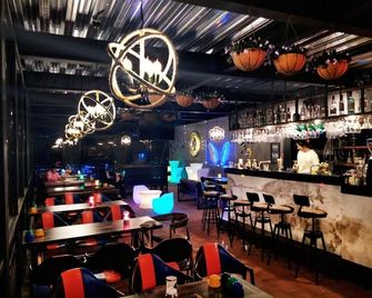 Starhome Cottage - Ren-ai Township - Bar