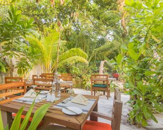 West Sands - Ukulhas - Patio