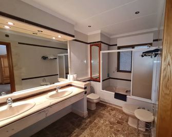 Hotel Bon Lloc - Ulldecona - Baño