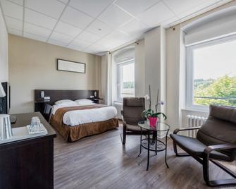 Hôtel De La Plage - Le Chambon-sur-Lignon - Bedroom