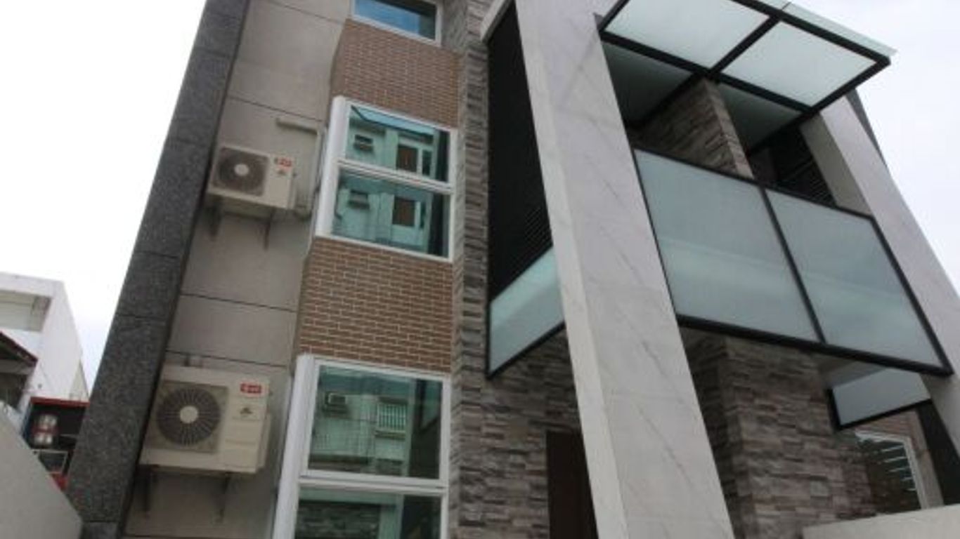 تشيستنت جيست هاوس