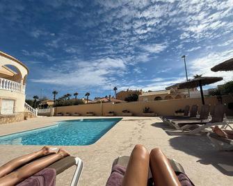 Alicante Villa - La Marina - Pool