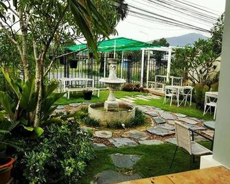 La'moon Resort - Sattahip - Patio