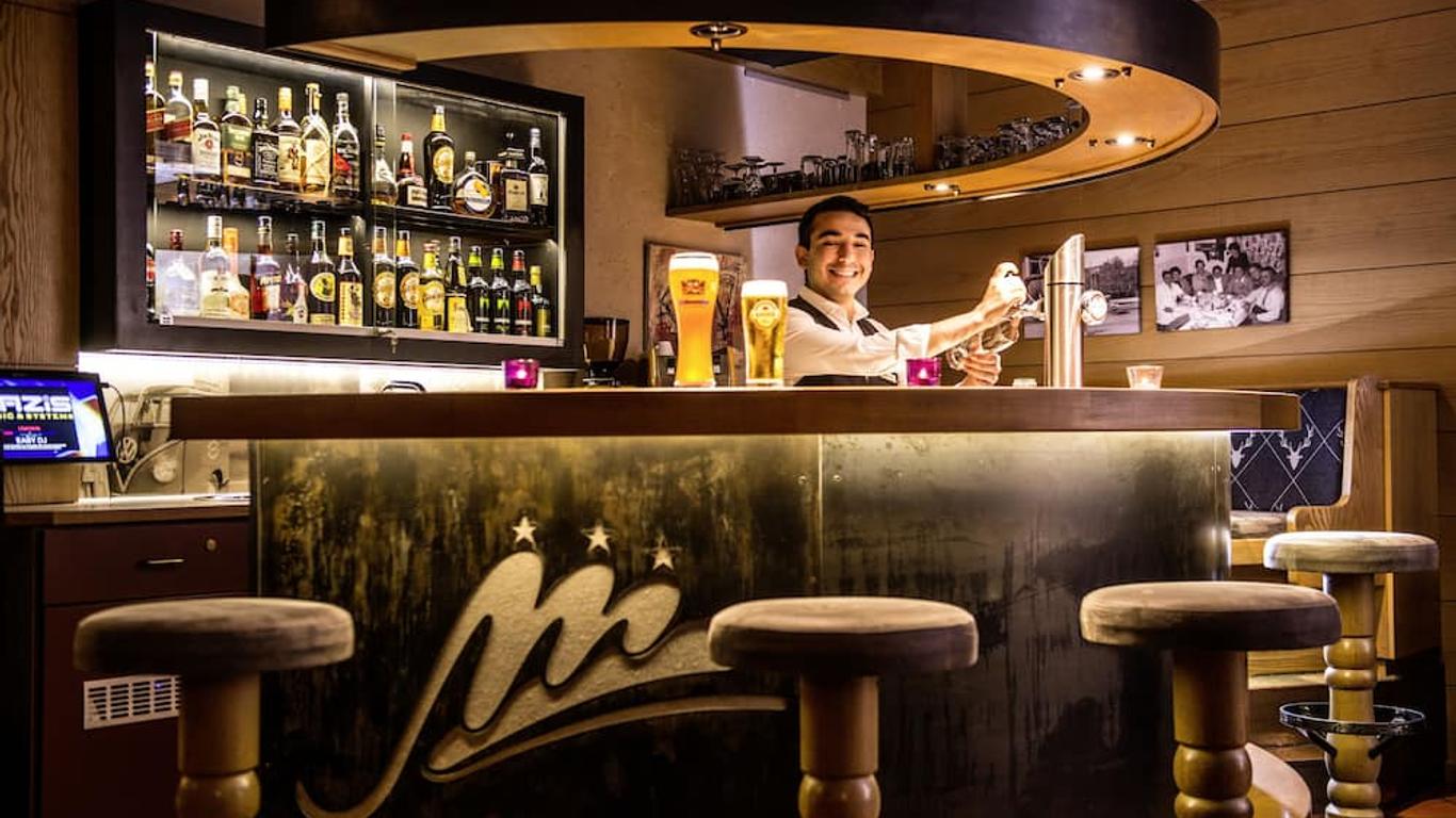 هوتل ماكسيميليان