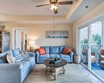 Breezy Darien Condo With Tranquil Marsh - Darien - Wohnzimmer