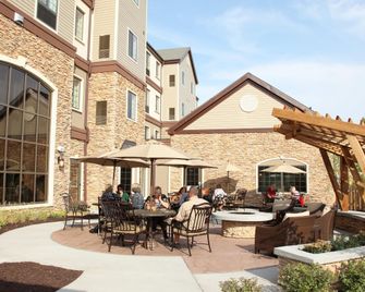 Staybridge Suites Lincoln Northeast By IHG - Lincoln - Patio