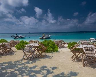 Triton Beach Hotel & Spa - Maafushi - Playa