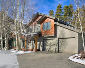 Frisco Cedar 225 4 Bedroom Home by RedAwning - Frisco - Building