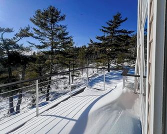 Springtide - Rockport - Balcony