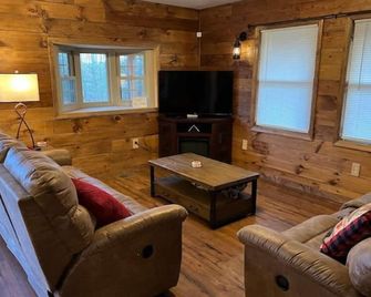 Outlaw Acres at Hatfield McCoy - Rock - Living room