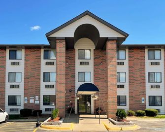 Motel 6 Elk Grove Village - O'Hare - Elk Grove Village - Building