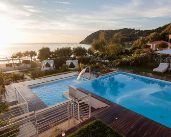 Baia Bianca Suites - Portoferraio - Pool
