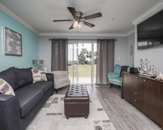 Ciboney Beach Resort Panhandle Getaways - Destin - Living room