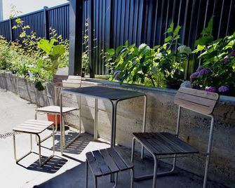 Cozy Luxe Retreat / Designer 2-Bedroom Suite with AC - Vancouver - Patio