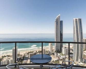 Breathtaking Views from Stunning 42nd Floor Skyhome & Resort Living - Surfers Paradise - Balcón