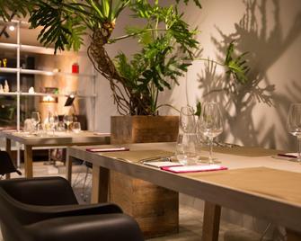 The Structure Hostel and Cafebar - Izumo - Restaurante