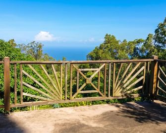 Studio with terrace, pool & garden | Sea view - Saint Denis - Balcon
