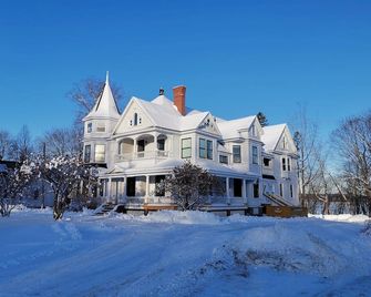 By The River B&B - Fredericton - Building