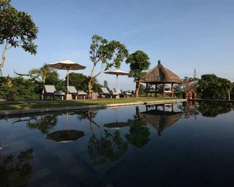 Luxury Villas with Dream Views and Large Tropical Gardens - Marga - Pool