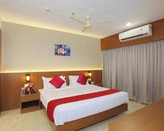 Hotel Sahyadri - Silvassa - Slaapkamer