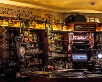 Bella Vista Hotel & Self Catering Suites - Cobh - Bar